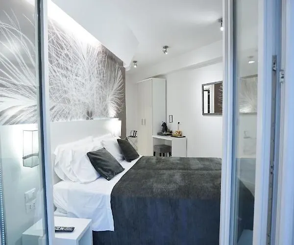 Duca's House 게스트하우스 4*