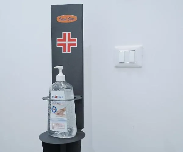 Duca's House 게스트하우스 4*